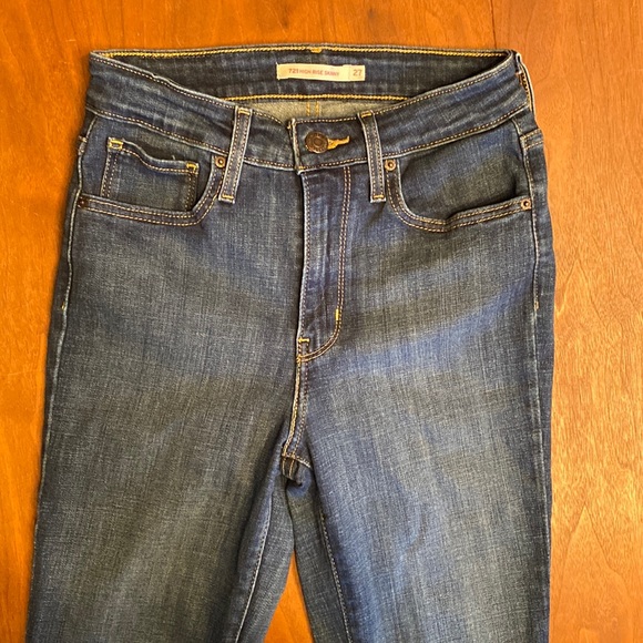 Levi’s 721 High Rise Skinny Jeans - Picture 5 of 6